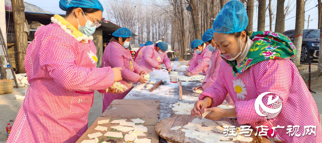 千萬粉絲“大網(wǎng)紅”為粉絲送福利 4000箱平輿特產(chǎn)油炸面食“麻葉子”發(fā)往全國各地